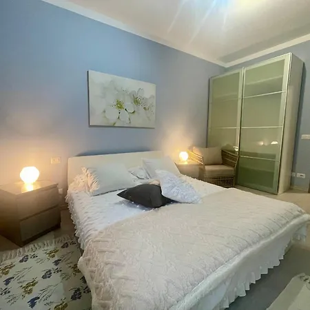 Giulio Apartment